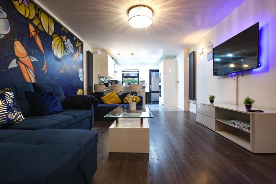 Communal lounge/ TV room