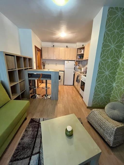 Kitchen or kitchenette, Living room, Dining area, oven, stove