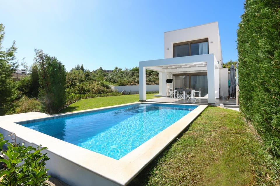 Villa Paradisio - Pool, Sea View, 4bdrms,BBQ Villa in Halkidiki