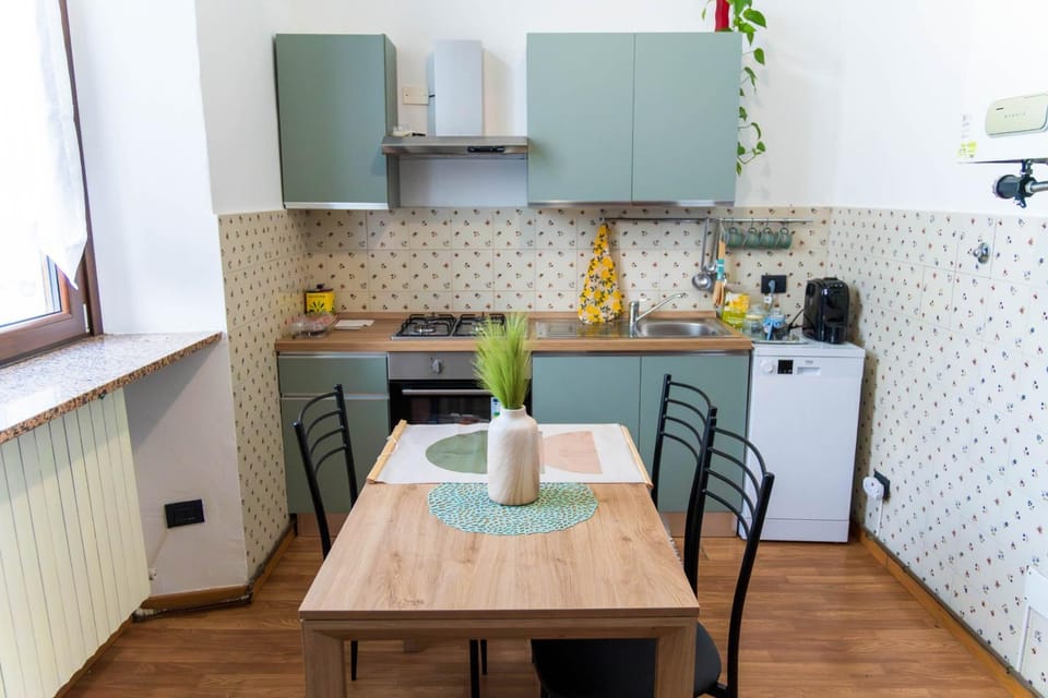 Kitchen or kitchenette, Communal kitchen