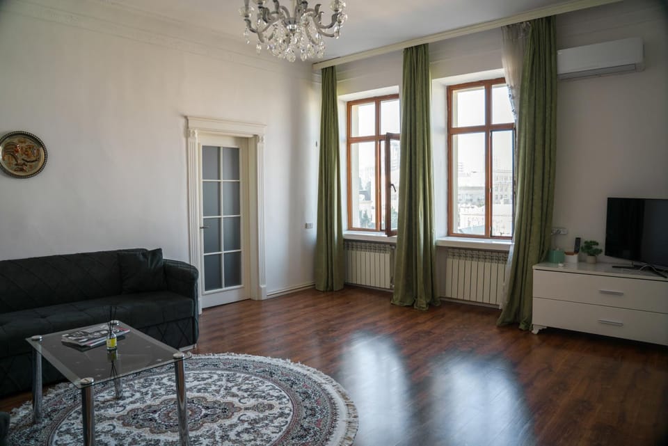 Communal lounge/ TV room, TV and multimedia, Living room, Photo of the whole room, Seating area, Evening entertainment, air conditioner