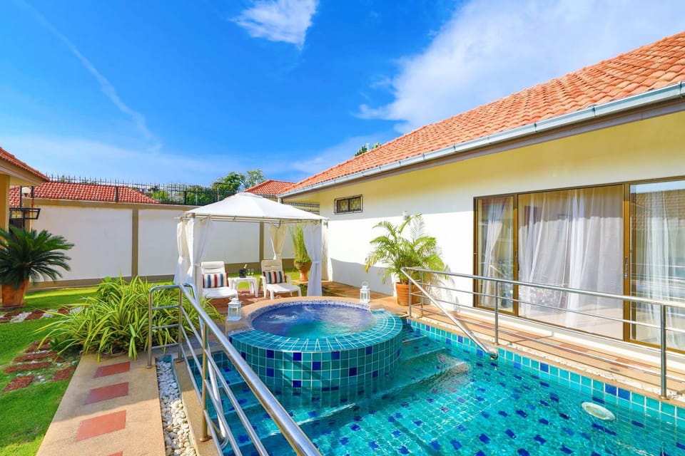 Swimming pool, Swimming pool