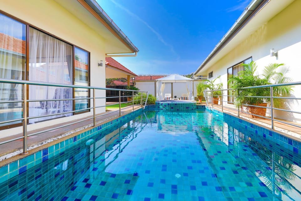 Swimming pool, Swimming pool