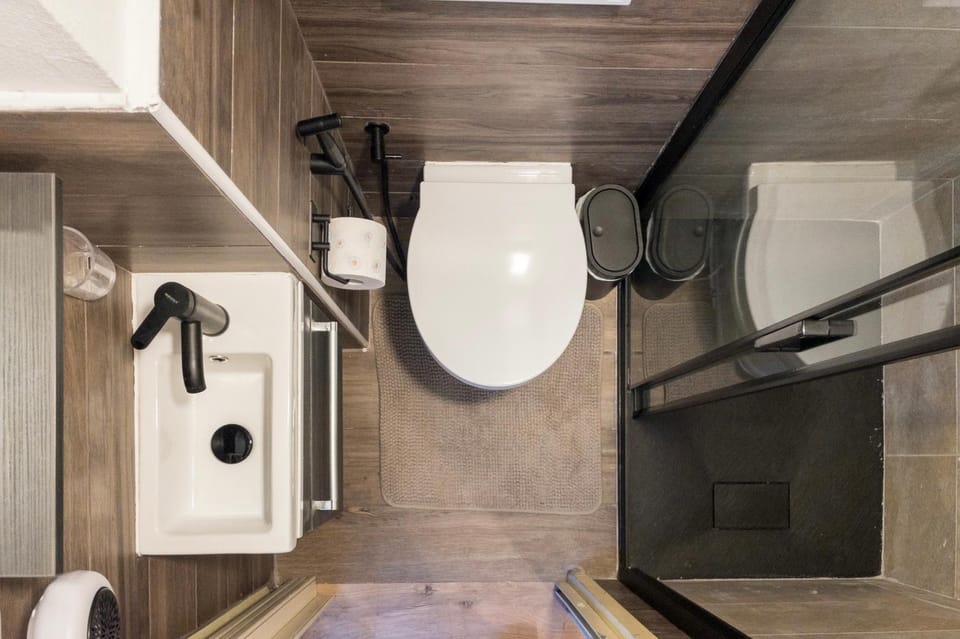 Shower, Toilet, Bathroom