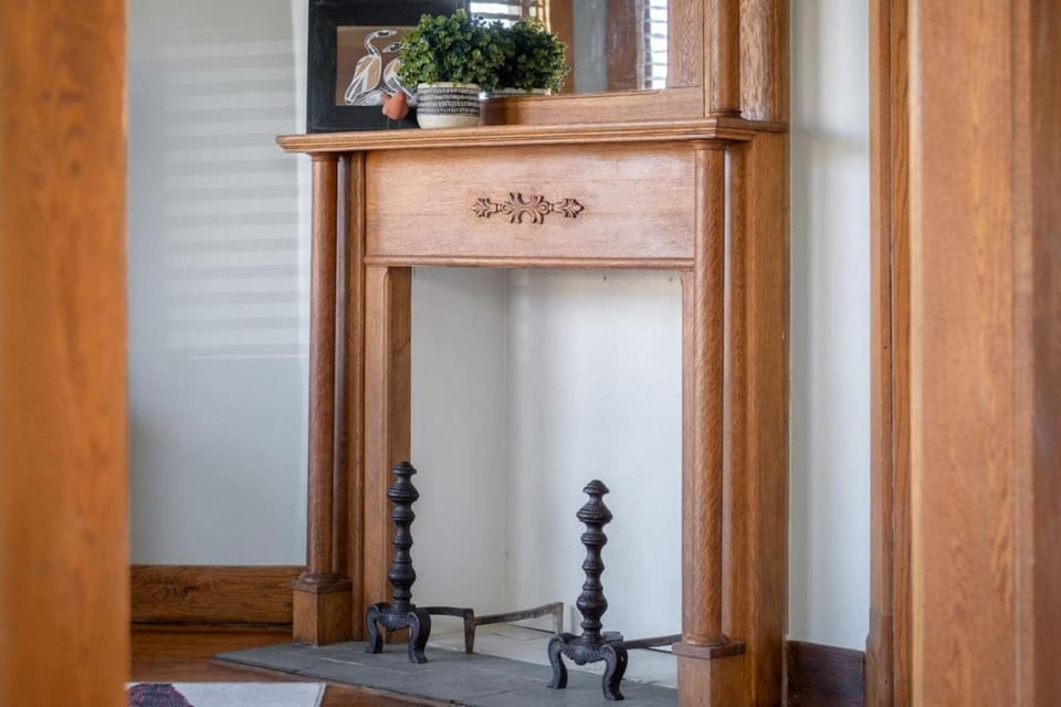 Robin's Egg, Private Downtown, Pet-Friendly Gem House in Columbus