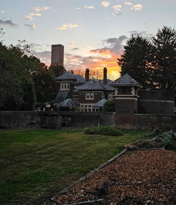 Robin's Egg, Private Downtown, Pet-Friendly Gem House in Columbus