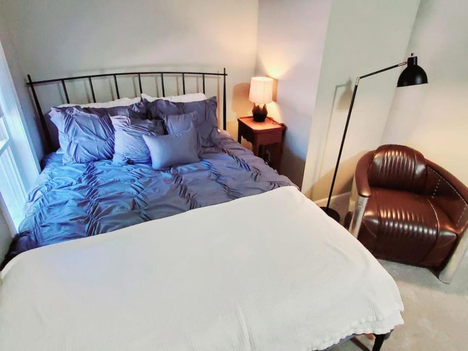 Walkable Cozy Downtown Studio, FREE Bikes to use Apartment in Columbus