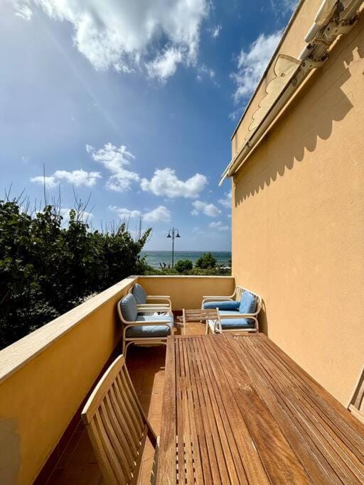 Patio, View (from property/room), Balcony/Terrace