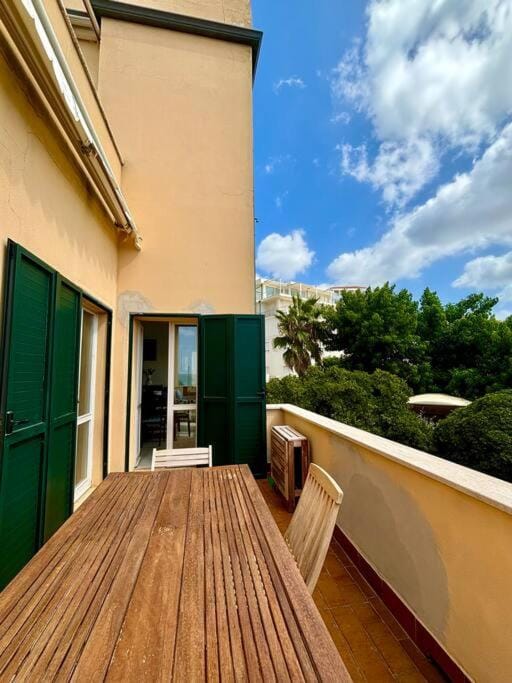 Property building, Balcony/Terrace