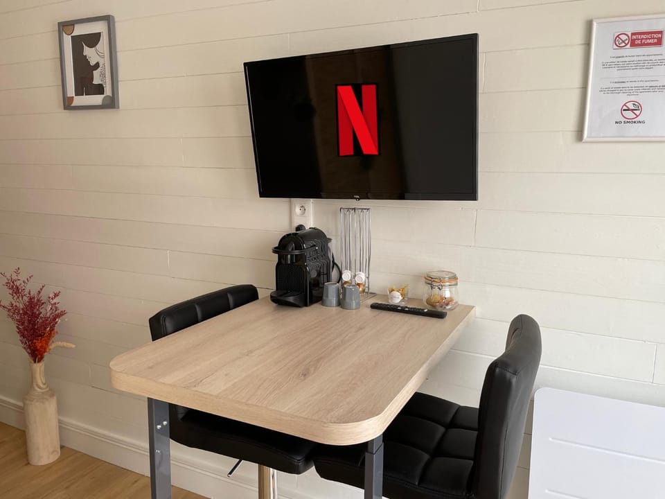 TV and multimedia, Dining area