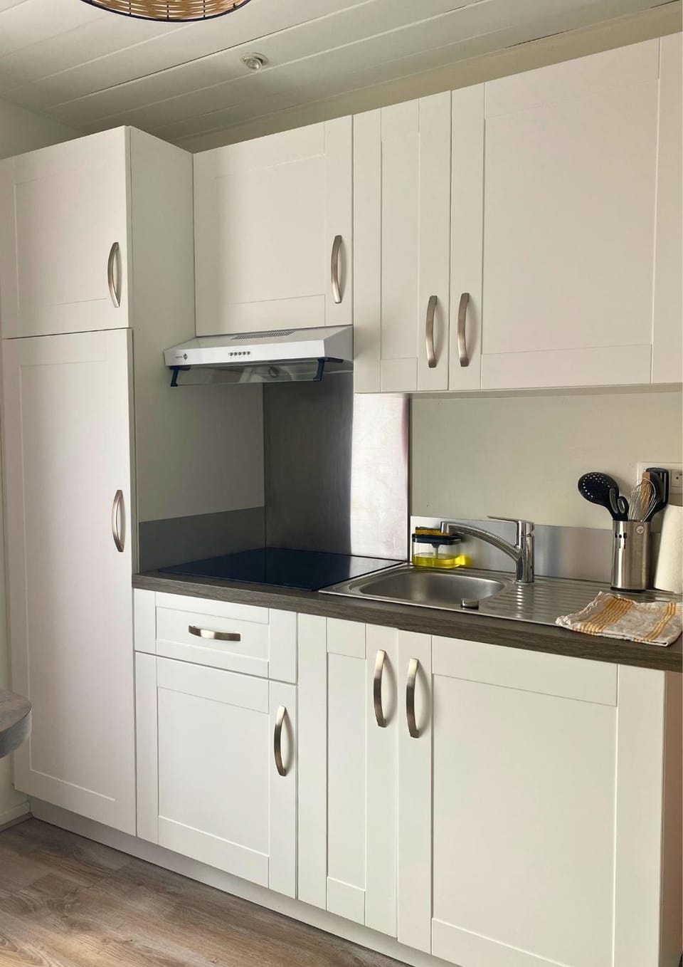 dishwasher, stove, kitchen