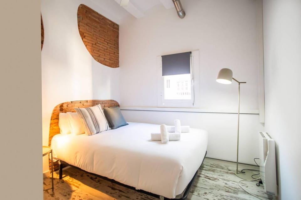 Bedroom, towels