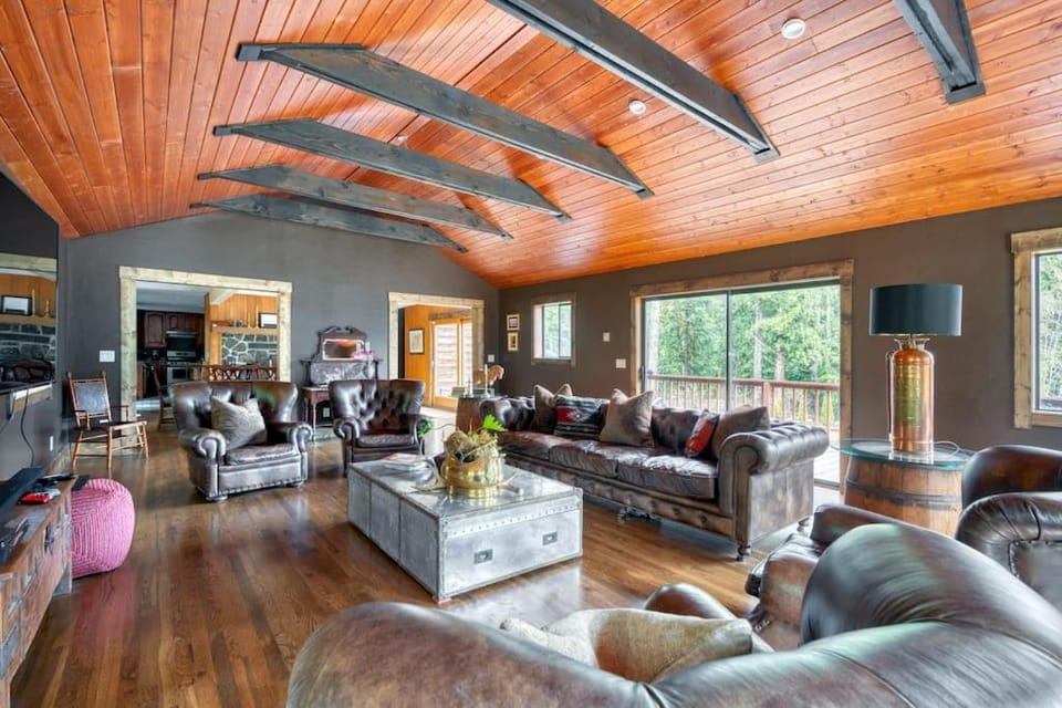 Highland Farms - Your Private Forest Farm House in Mount Hood Village