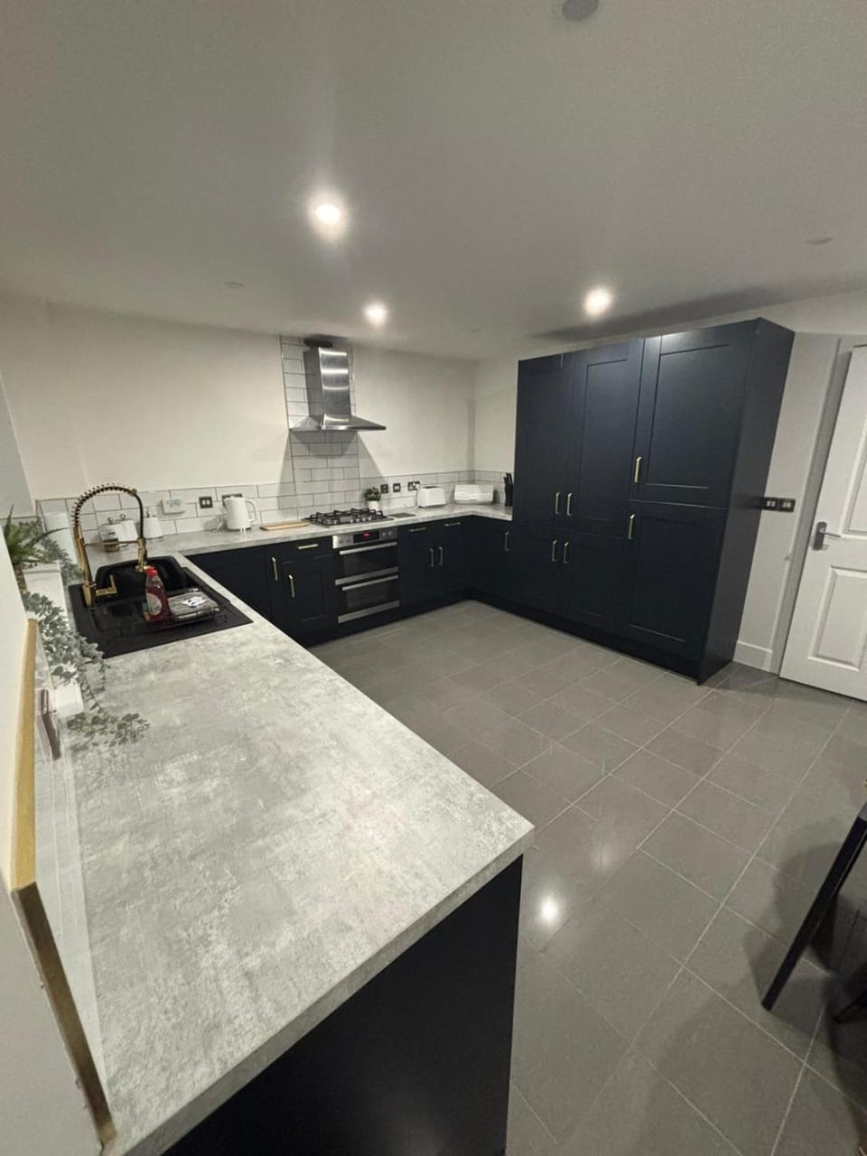 Kitchen or kitchenette, Dining area, Dinner, Dinner, dishwasher, microwave, oven, pet friendly, stove, kitchen