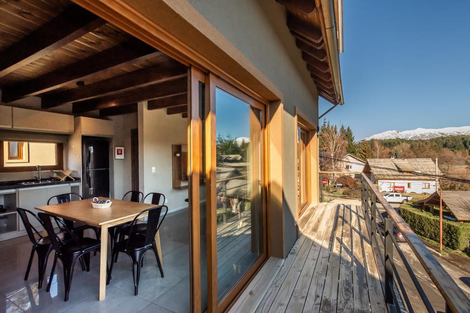 Balcony/Terrace, Dining area, Mountain view