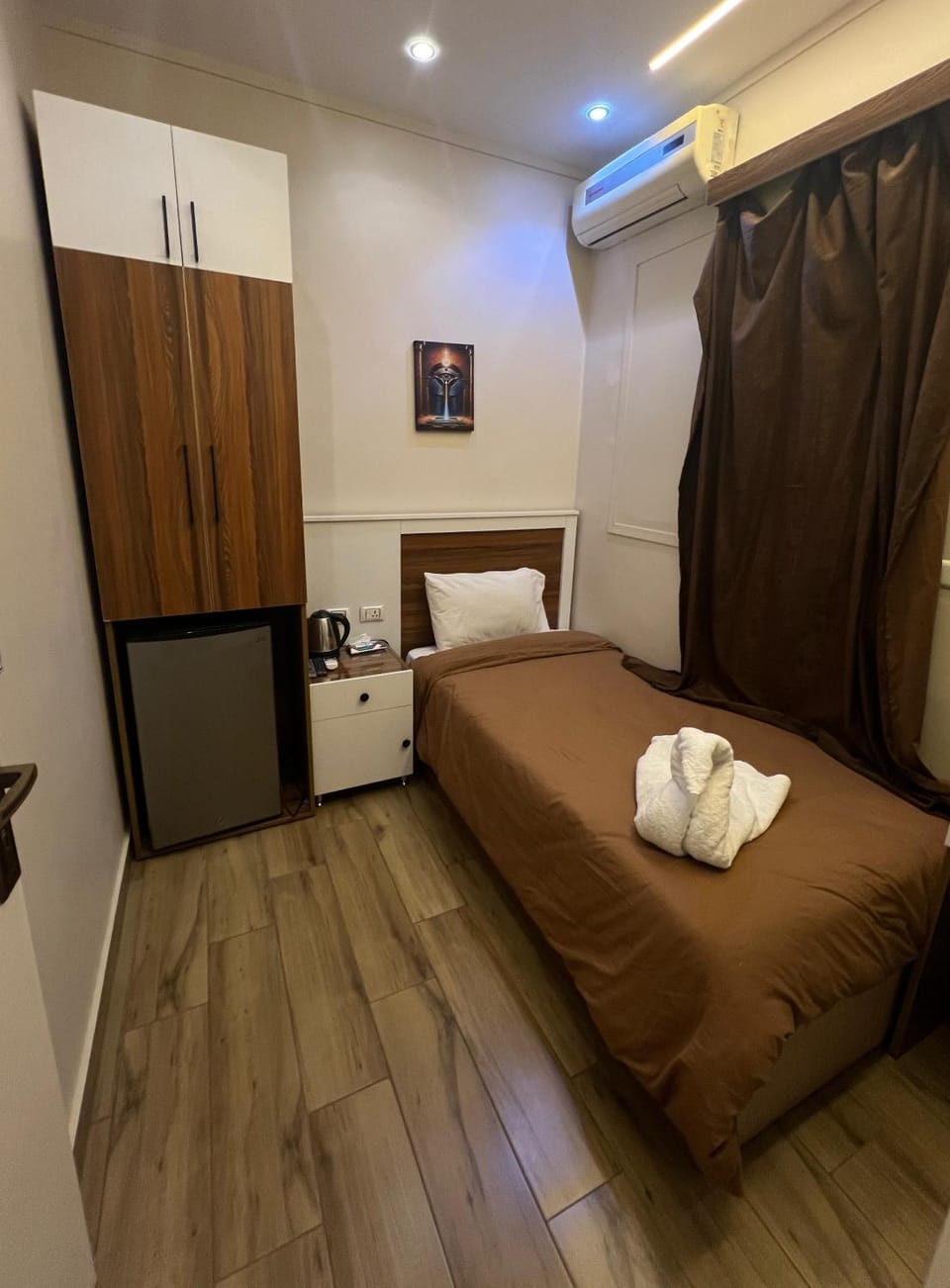 Bed, Bedroom, minibar, wardrobe