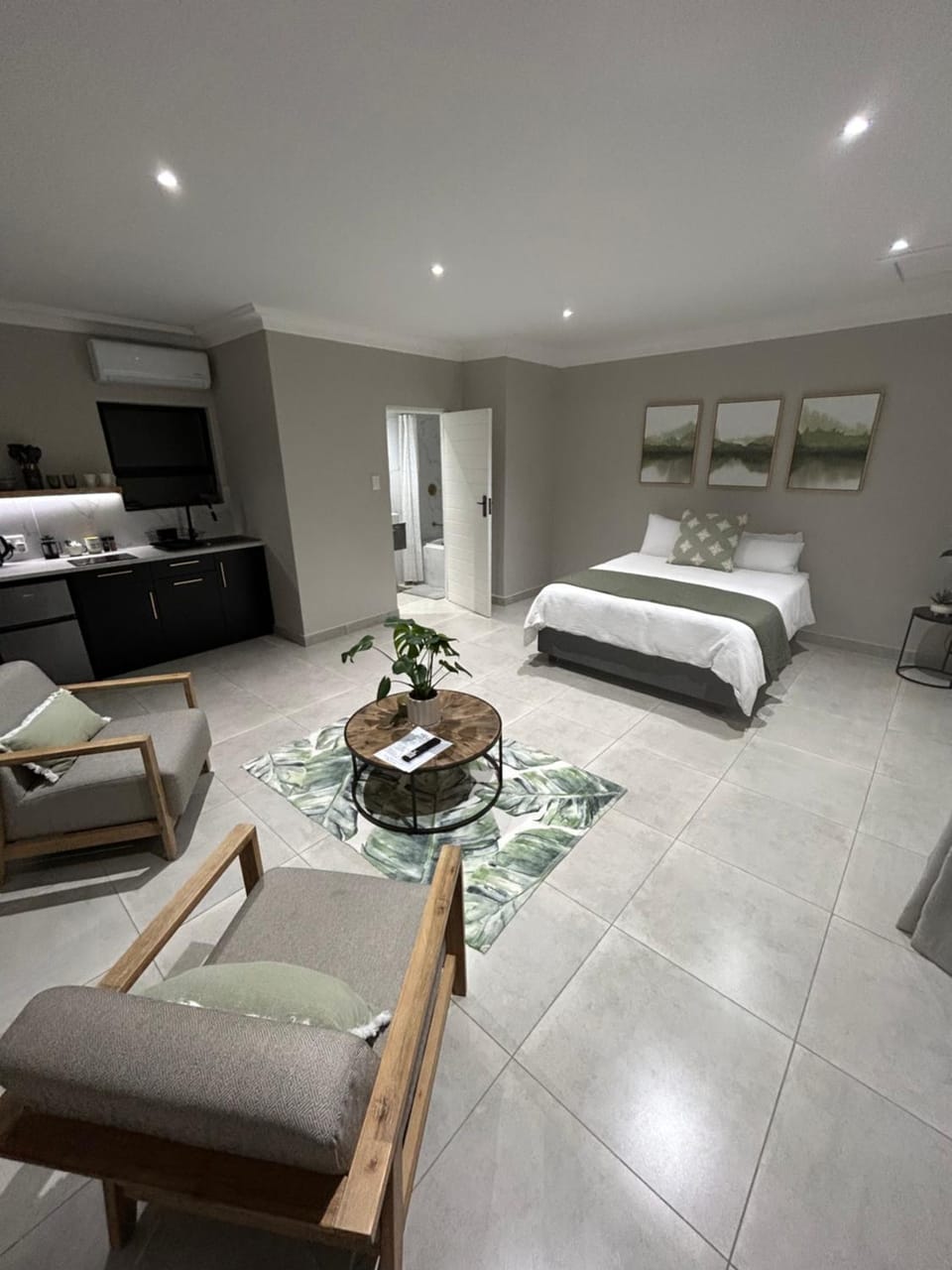 Photo of the whole room