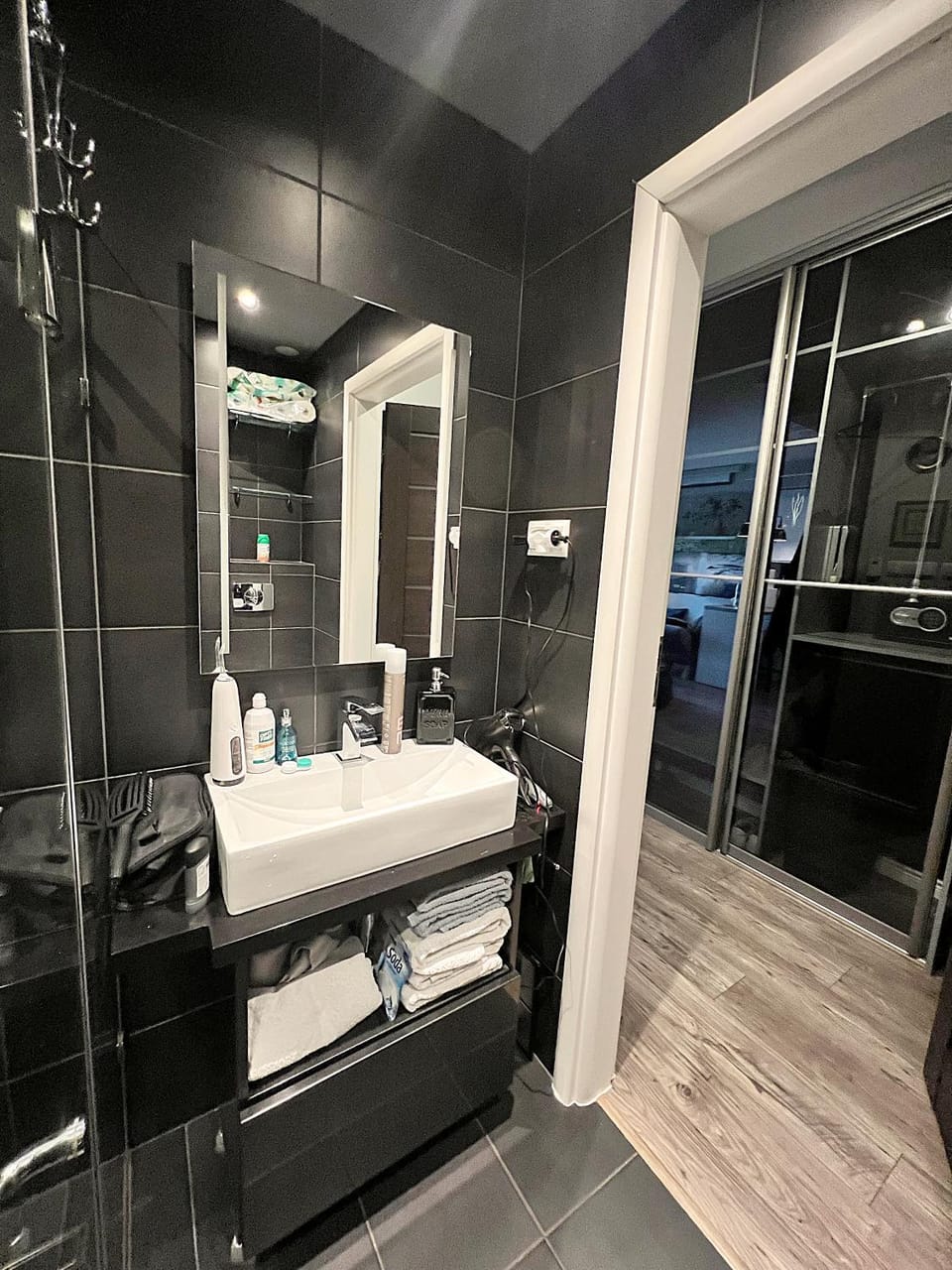Shower, Bathroom, towels