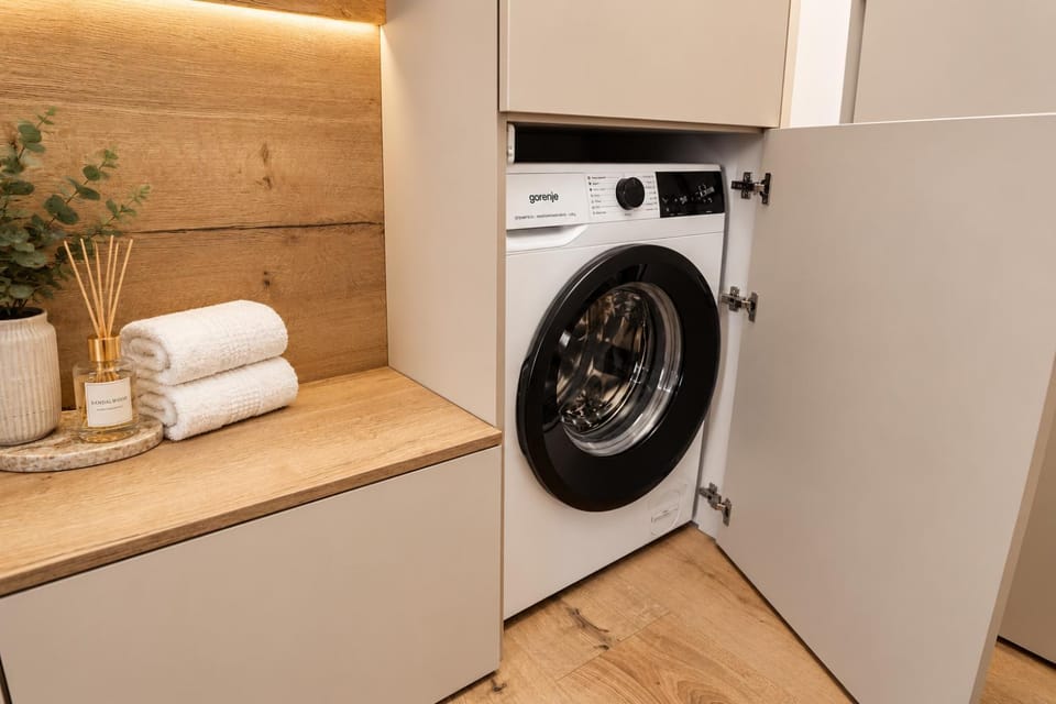 ALURE RESIDENCES 9 & 24h self check-in, private parking in front of the apartment building included, new building, terrace, the apartment building has its own park with a lake and outdoor fitness, children's playground, CITY CENTER Apartment in Slovakia