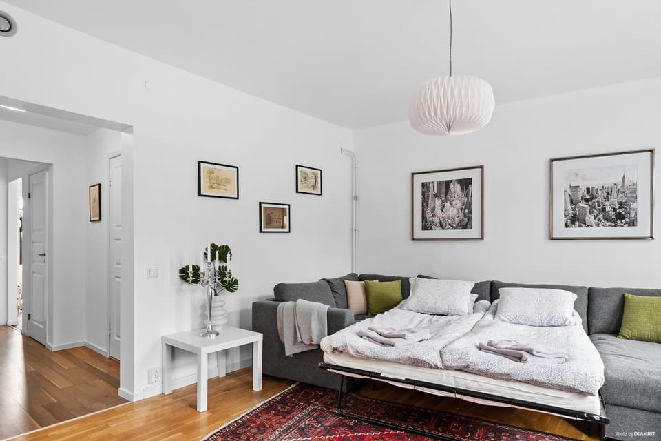 Bed, Living room