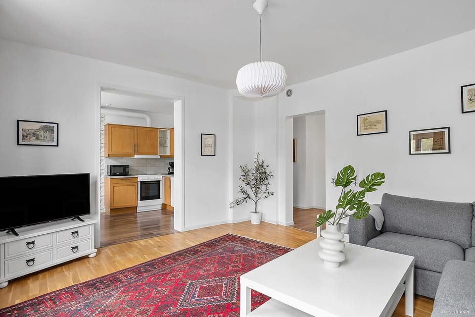 Communal lounge/ TV room, TV and multimedia, Living room, Seating area, Evening entertainment
