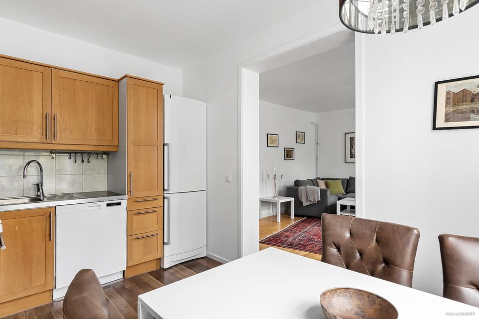 Kitchen or kitchenette, Dining area, oven, stove