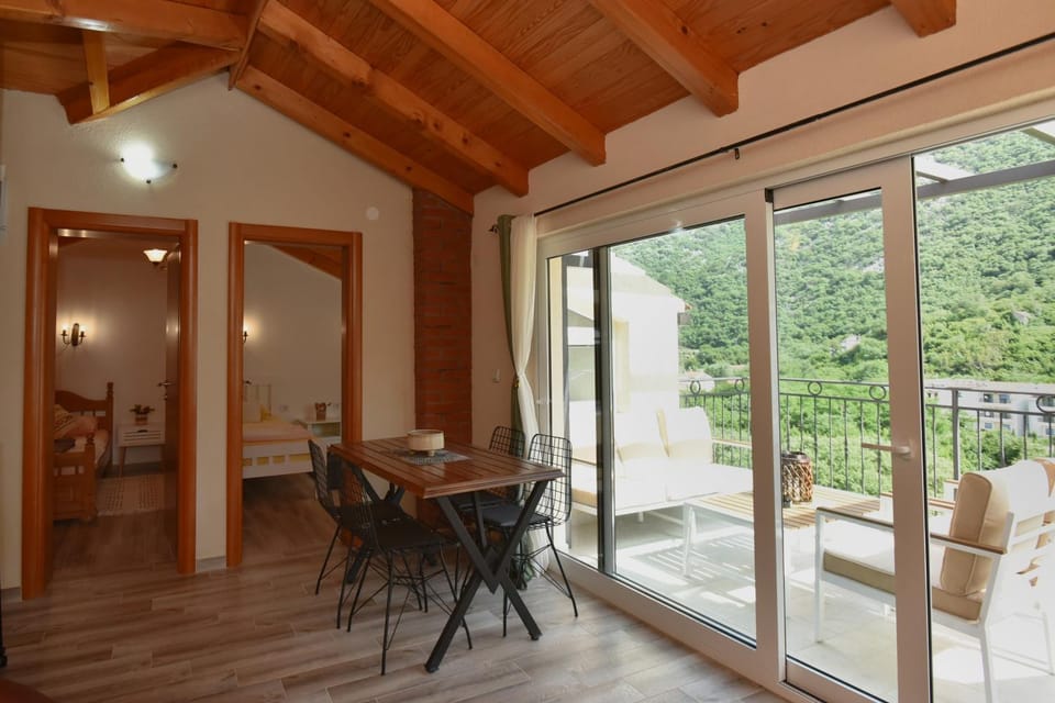 View (from property/room), Living room, Dining area