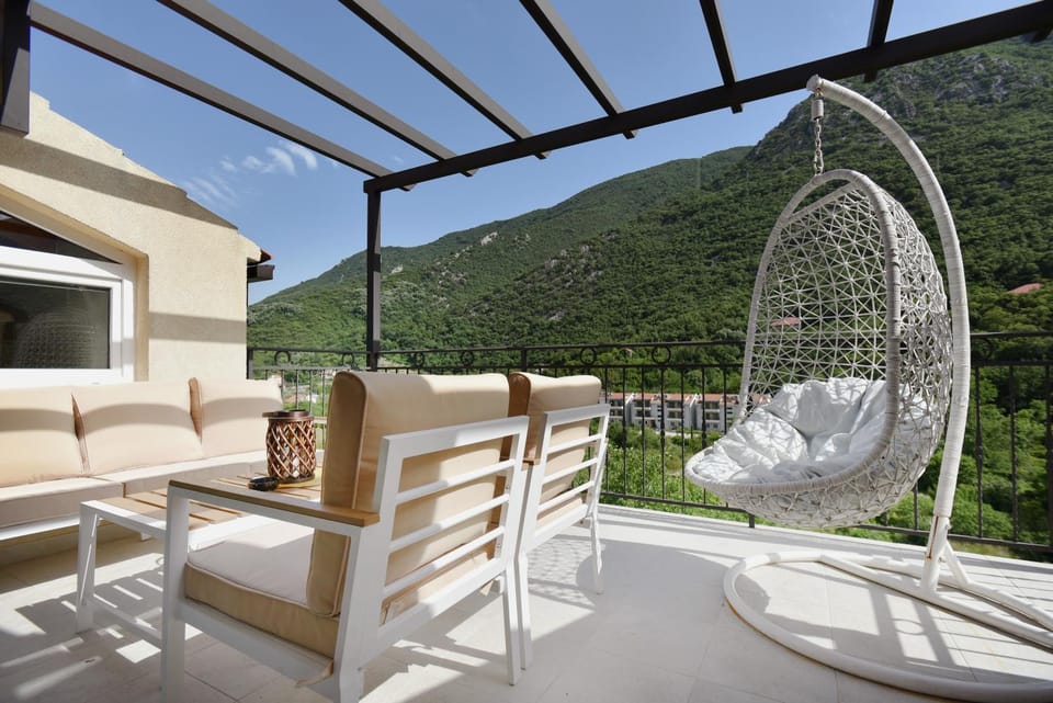 Day, Natural landscape, View (from property/room), Balcony/Terrace