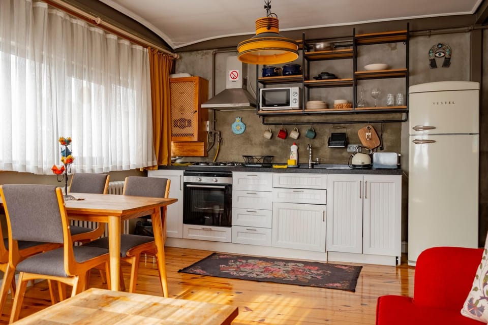 Modern Two-Bedroom Flat with Stunning Bosphorus View Apartment in Istanbul