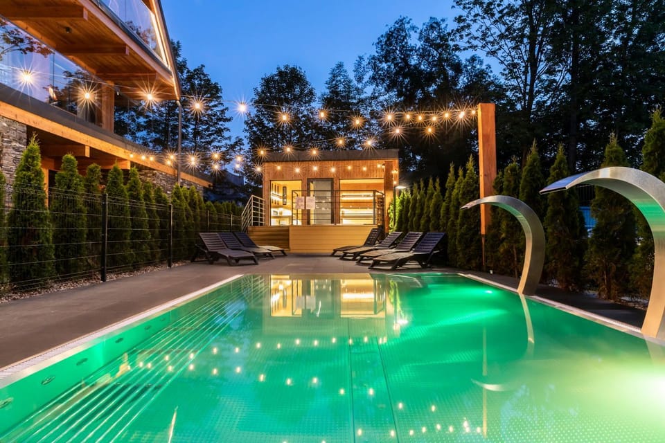 Sauna, Swimming pool