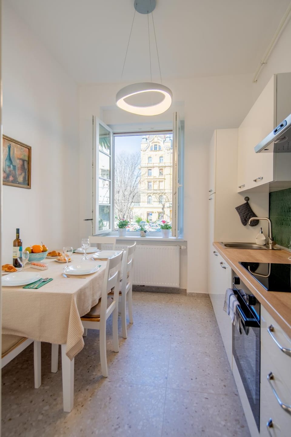 Kitchen or kitchenette