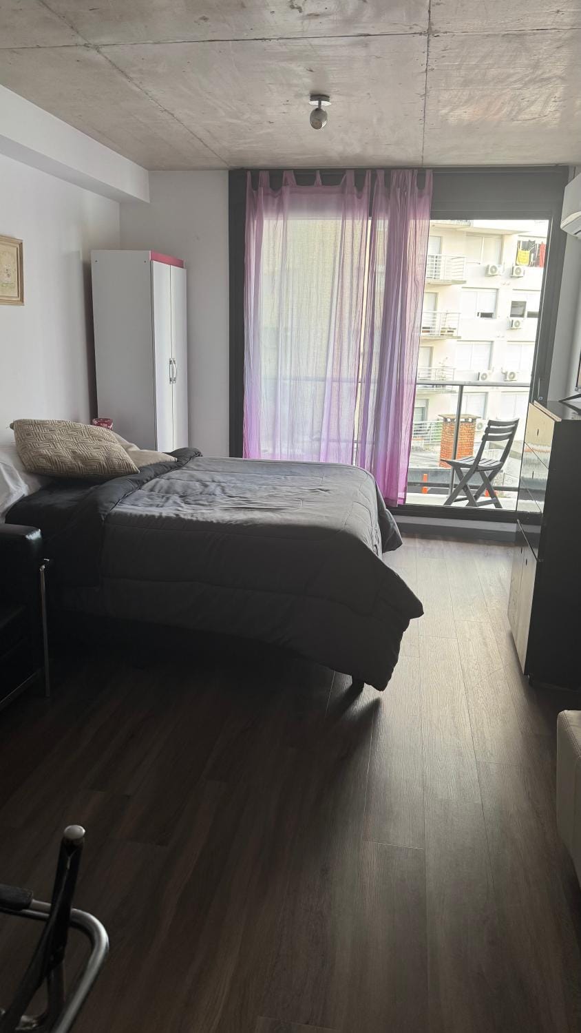 Photo of the whole room, Bedroom, wardrobe