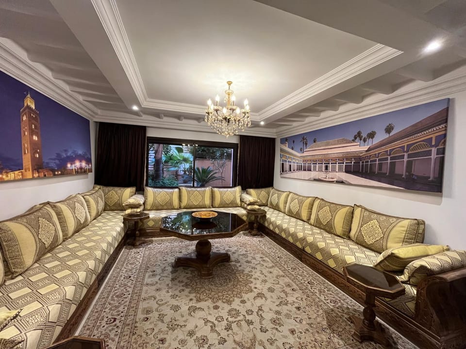 Living room, Lounge or bar