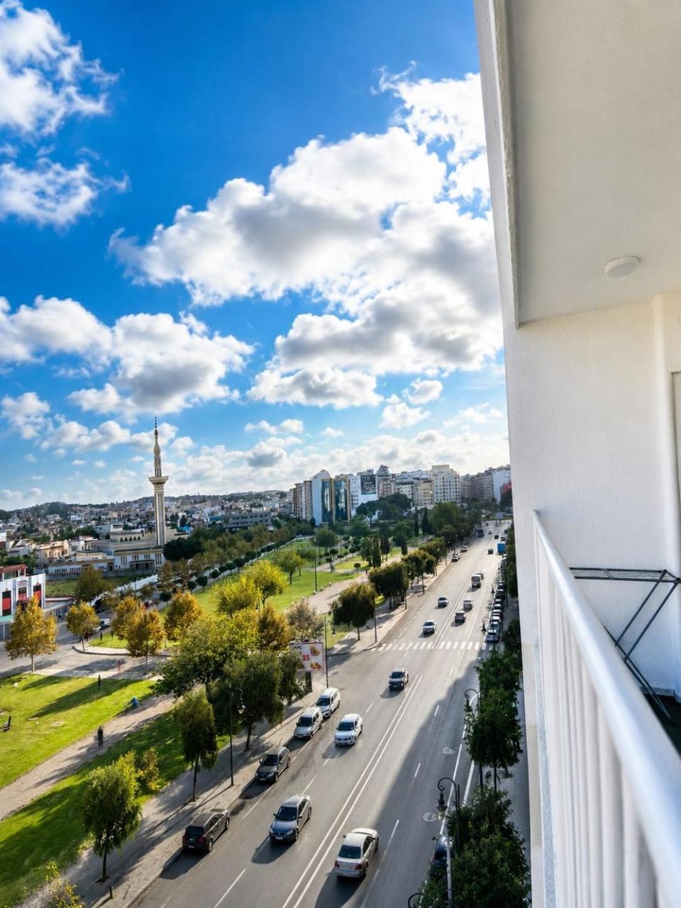 Neighbourhood, Natural landscape, Balcony/Terrace, City view, Street view, Location