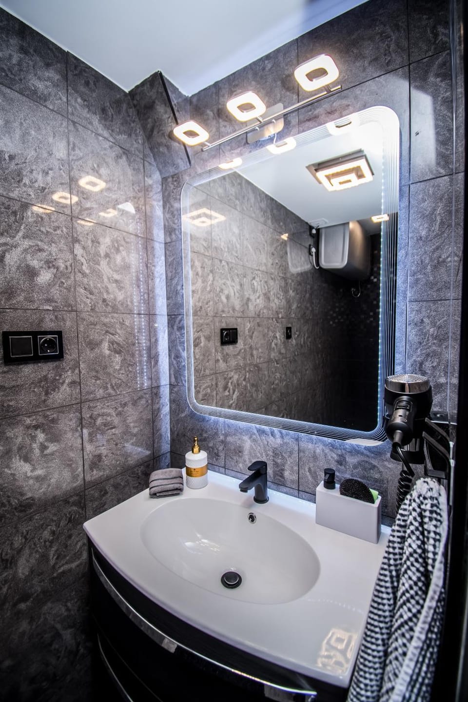 Shower, Bathroom, hair dryier