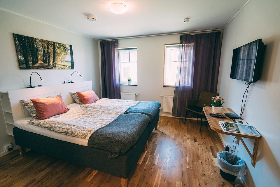 Bedroom, bunk bed