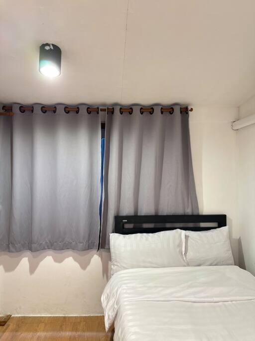 Chubbi 5 Room10 Apartment in Bangkok