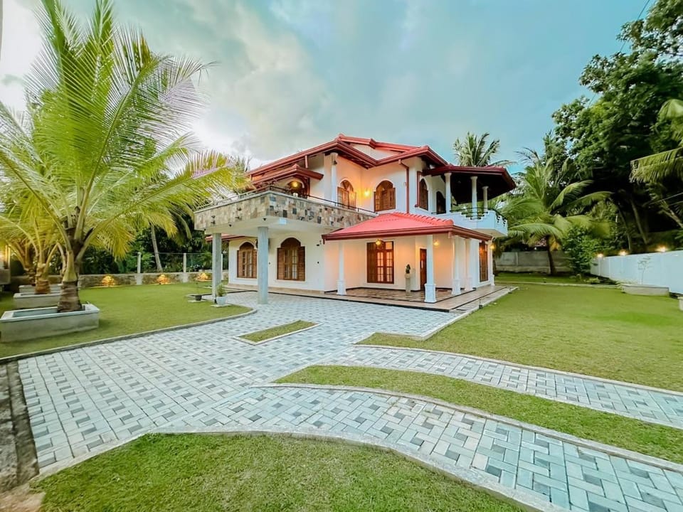 Property building, Natural landscape, Garden, Garden view
