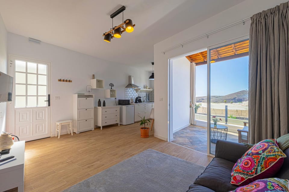 Kitchen or kitchenette, Living room, Seating area