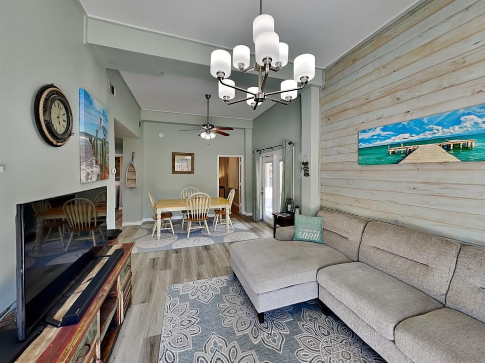 TV and multimedia, Living room, Seating area, Dining area, fireplace, furniture
