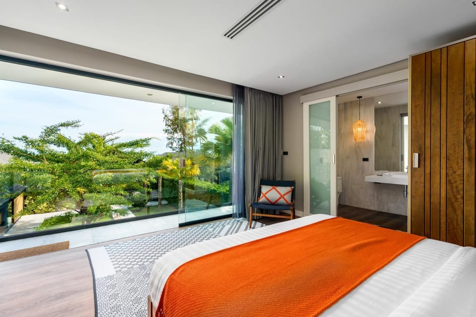 Bed, View (from property/room), Balcony/Terrace, Bedroom