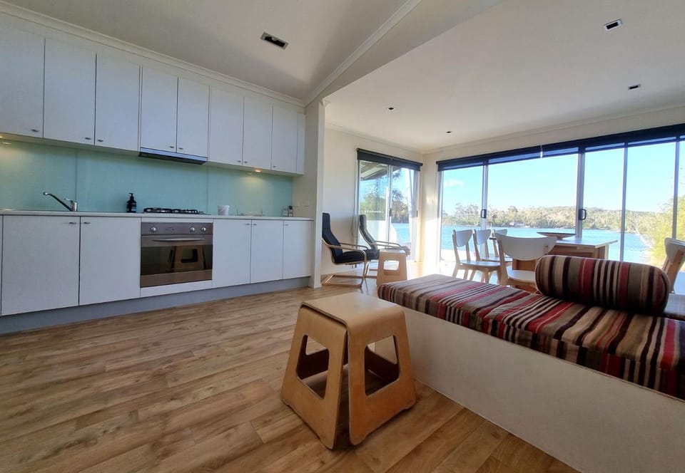 Cabin 44 - Lake Conjola Cabin in Lake Conjola