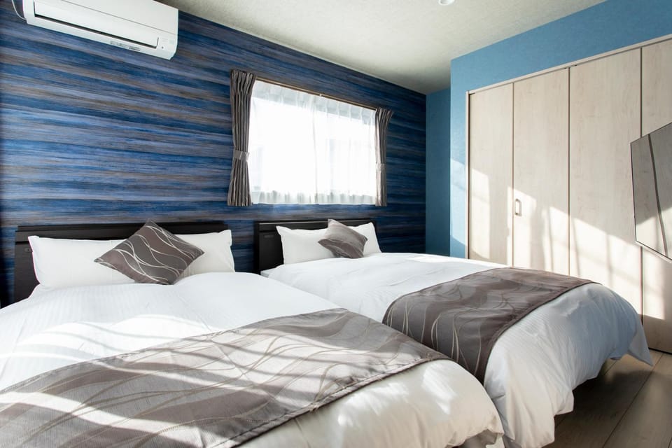 Bed, TV and multimedia, Bedroom, air conditioner