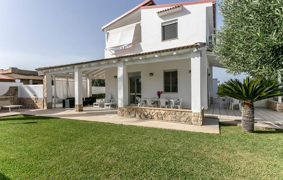 Property building, Garden view