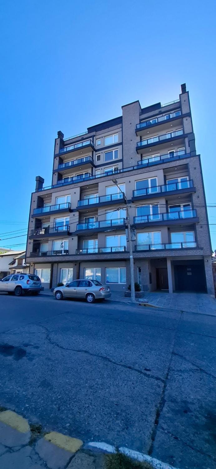 Nuevo Piso Céntrico con Hermosa Vista al lago y al Atardecer a 2 cuadras de Mitre Apartment in San Carlos Bariloche