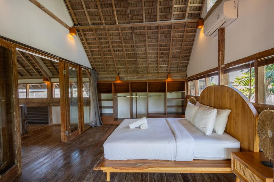 Bed, Living room, Photo of the whole room, Seating area, Bedroom, air conditioner