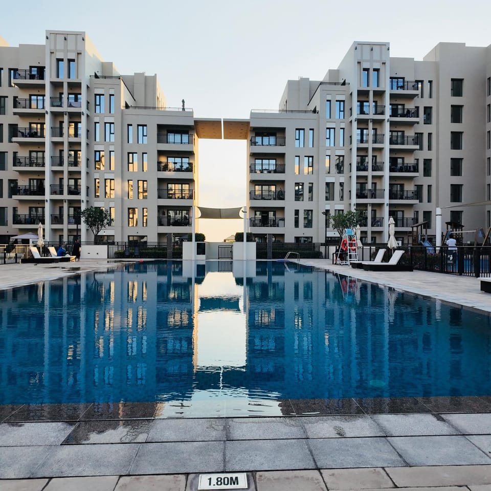 Lovely calm 3BR Apt Easy Accessibility to central Dubai with huge balcony and pool view Town Square Apartment in Dubai
