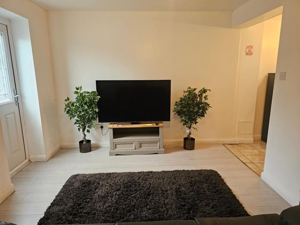 Communal lounge/ TV room, TV and multimedia, Evening entertainment