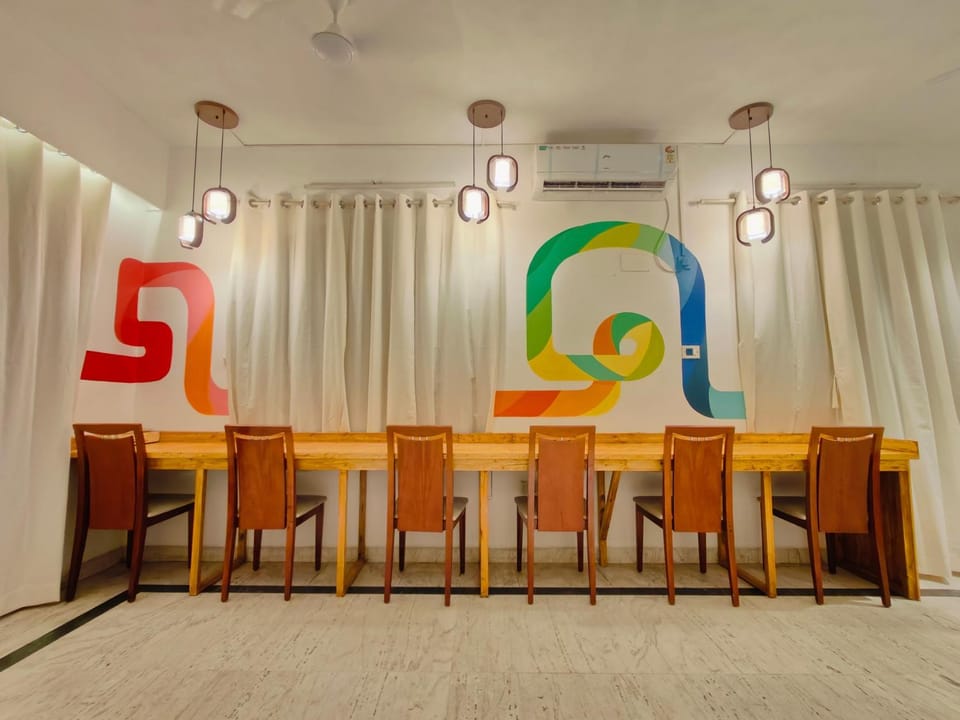 Activities, Living room, Business facilities, Seating area, air conditioner