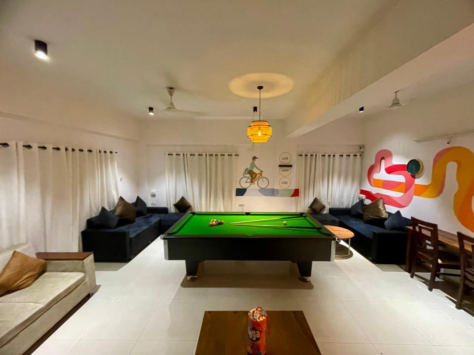 Billiard, Game Room, Living room, Seating area